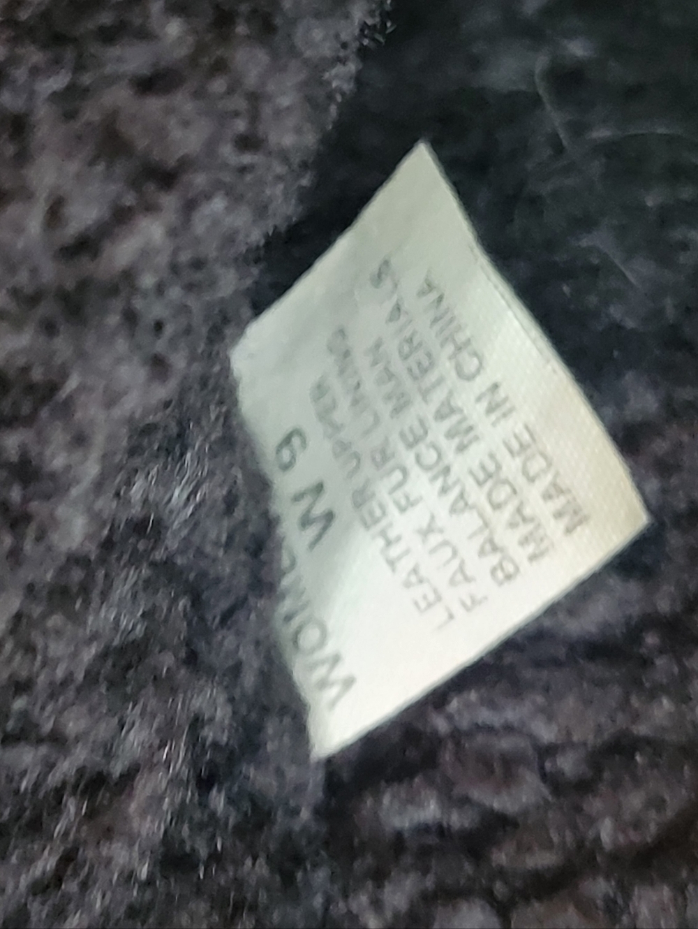 Ariat Jackie Square Toe Exotic Slippers In Black Gold Fuzzy Soft Shoes, Size 9 - Picture 8 of 8